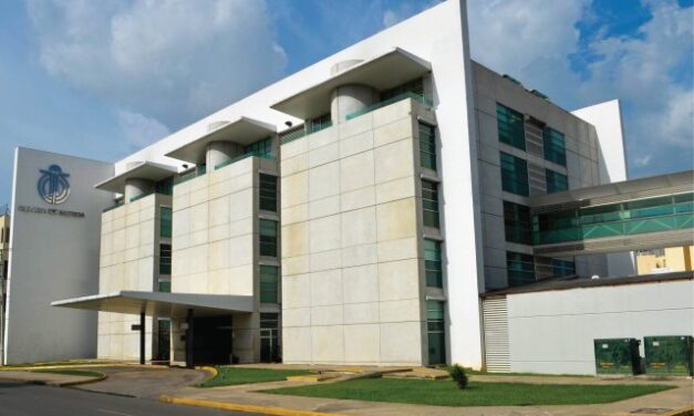 CINCUENTA AÑOS DE LA CLÍNICA DE MÉRIDA