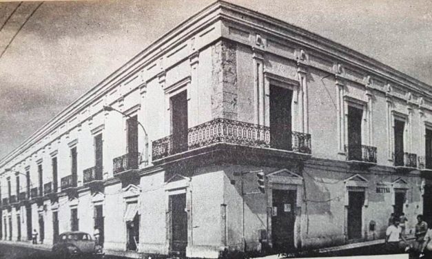 CASA COLONIAL DE LOS REGIL ESPINOSA