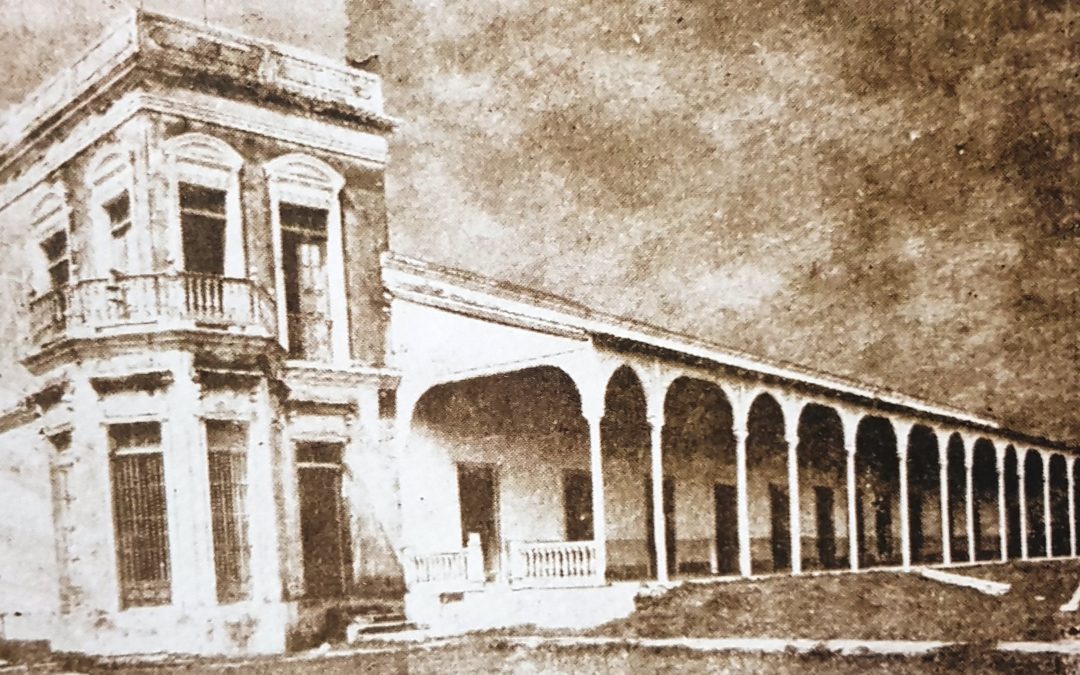 LA ESCUELA MODELO EN DOS TIEMPOS