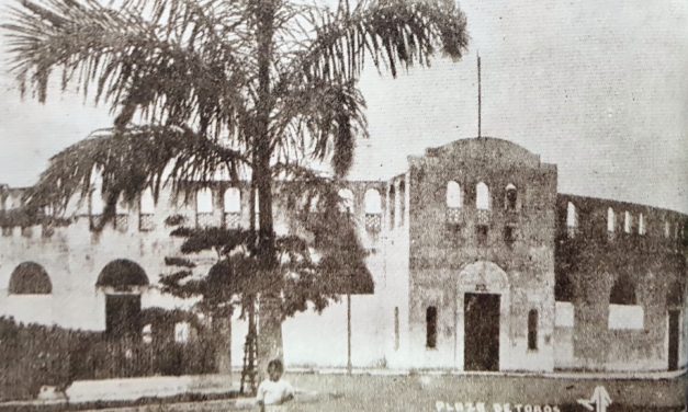 PLAZA DE TOROS,EN DOS TIEMPOS