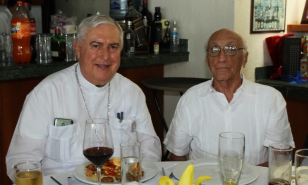 CUMPLEAÑOS DR. LUIS ALBERTO NAVARRETE RUIZ DEL HOYO