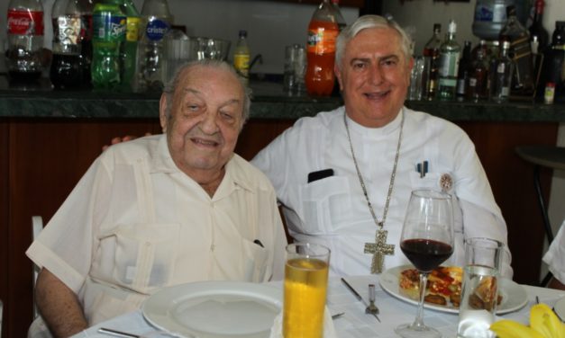 CUMPLEAÑOS DR. LUIS ALBERTO NAVARRETE RUIZ DEL HOYO