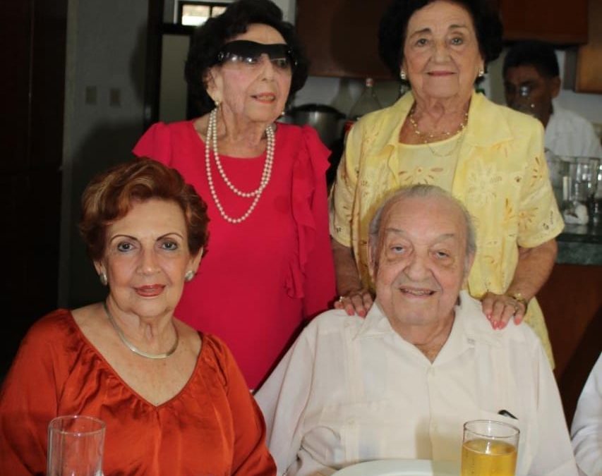 CUMPLEAÑOS DR. LUIS ALBERTO NAVARRETE RUIZ DEL HOYO