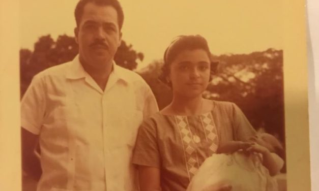 Los padrinos de Eduardo: su tío Eduardo y su hermana Elda Maria Gasque Casares