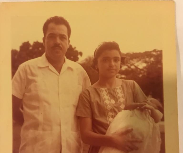 Los padrinos de Eduardo: su tío Eduardo y su hermana Elda Maria Gasque Casares