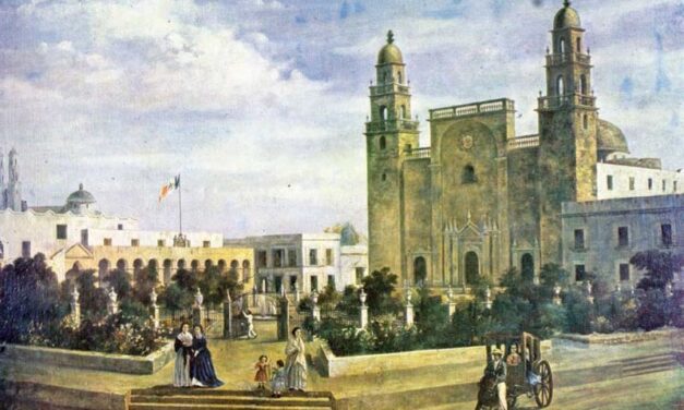 La plaza grande y la catedral de Mérida