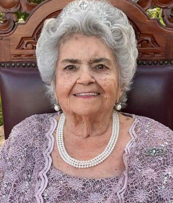 TITÍ, LA MAESTRA