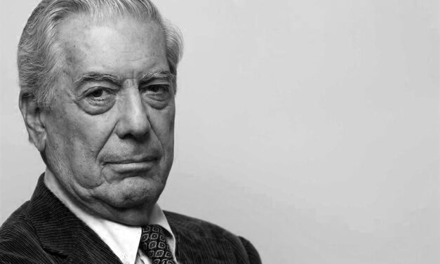 MARIO VARGAS LLOSA, EL INMORTAL