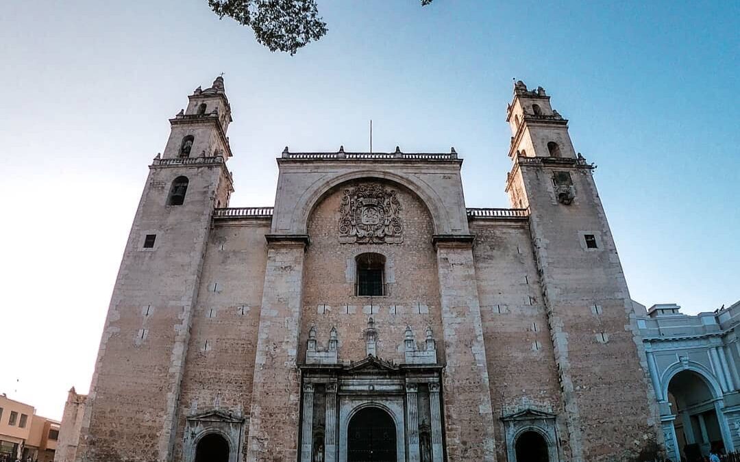 SIN UNA CIUDAD QUE CAE Y SIN UN TRATADO DE PAZ