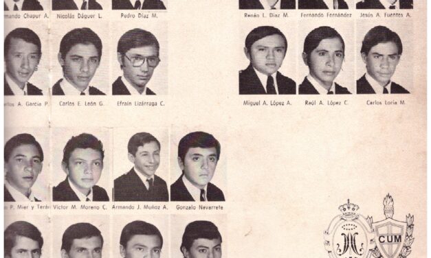 ALUMNOS PREPARATORIANOS DEL COLEGIO MONTEJO