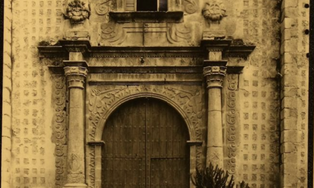 Entrada de la Iglesia de Tercera Orden