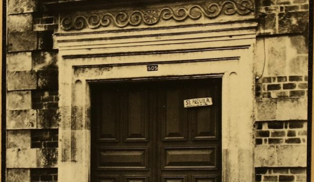 Casa con escudo de la familia Cárdenas