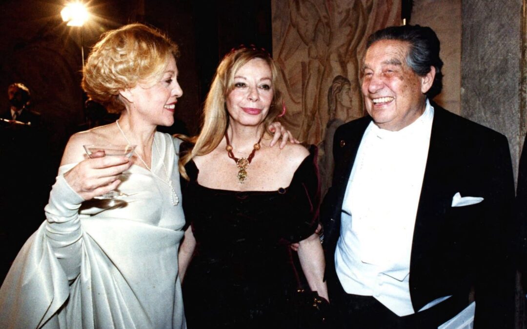 Octavio Paz y dos de sus mujeres